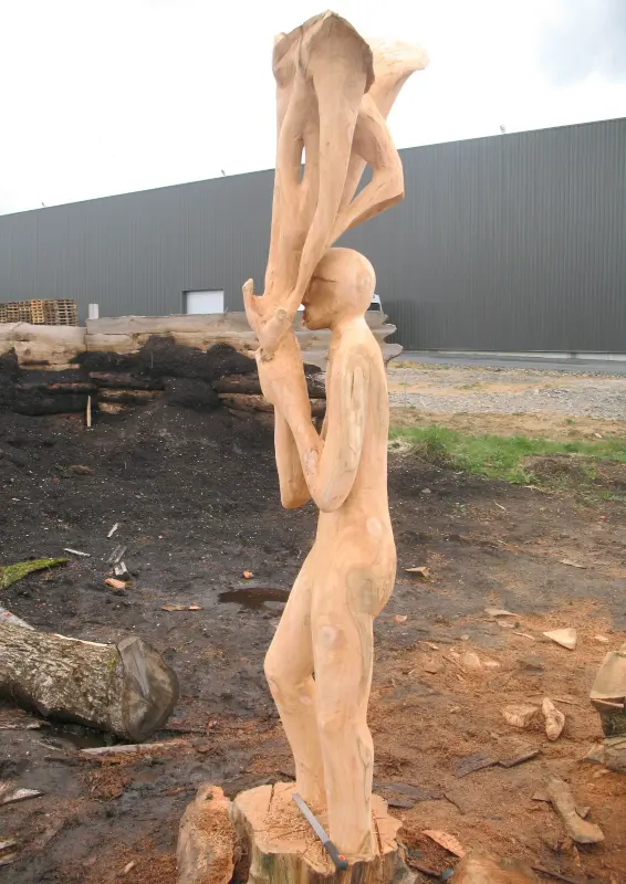Sculpture sur bois réalisée à la tronçonneuse en Vendée