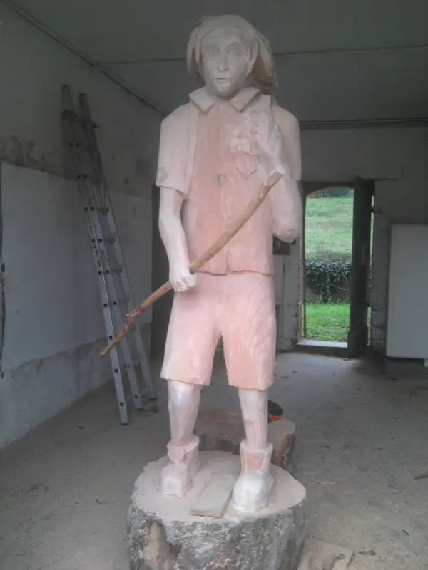 Sculpture sur bois réalisée à la tronçonneuse en Vendée