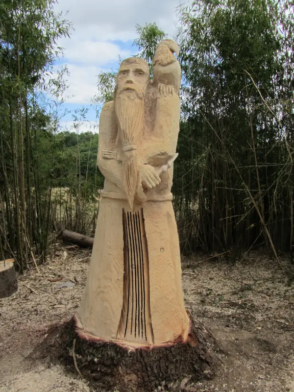 Sculpture sur bois réalisée à la tronçonneuse en Vendée