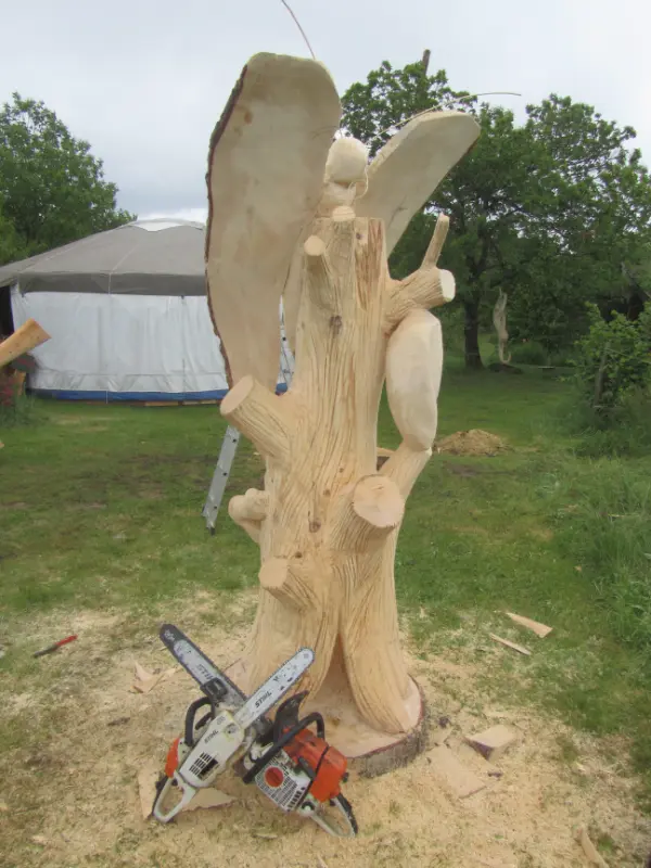 Sculpture sur bois réalisée à la tronçonneuse en Vendée