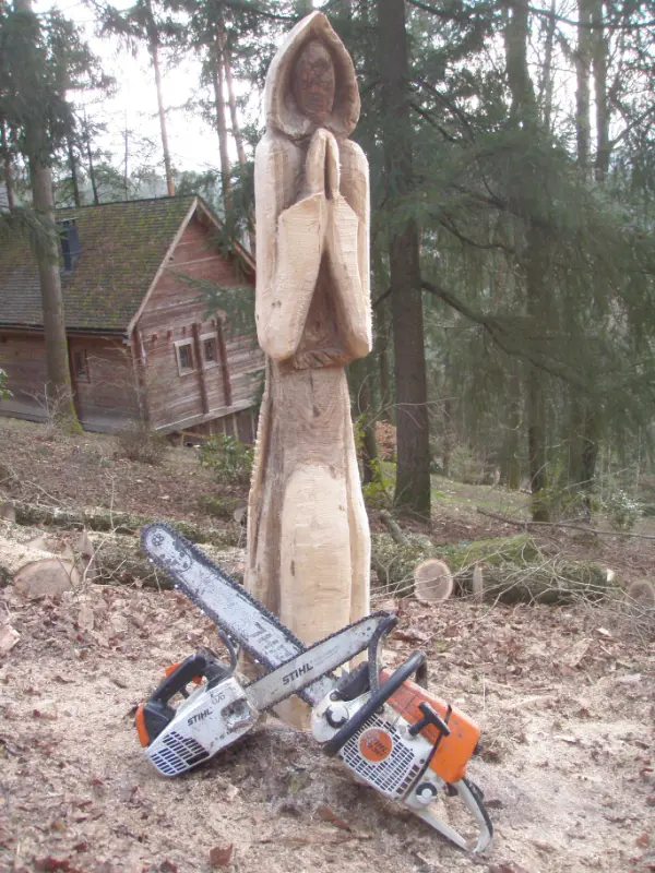 Sculpture sur bois réalisée à la tronçonneuse en Vendée