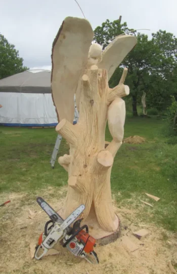 Sculpture sur bois réalisée à la tronçonneuse en Vendée